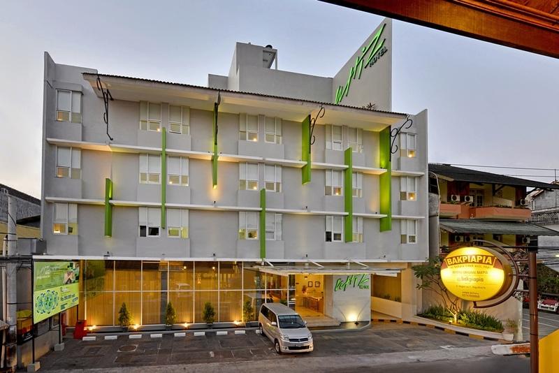 Whiz Hotel Malioboro Yogyakarta Exterior foto